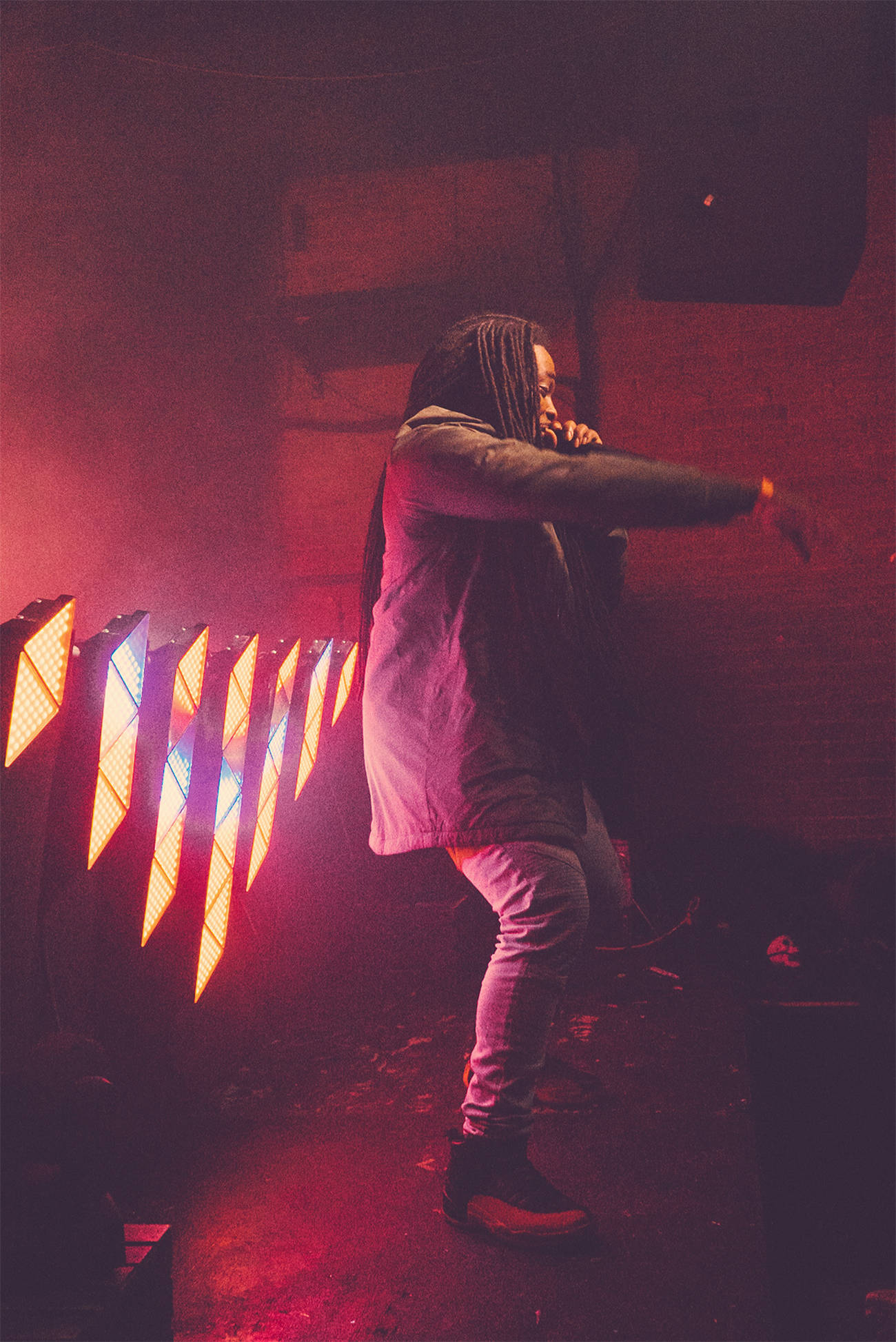 Singer Rapper dancing DJ Set